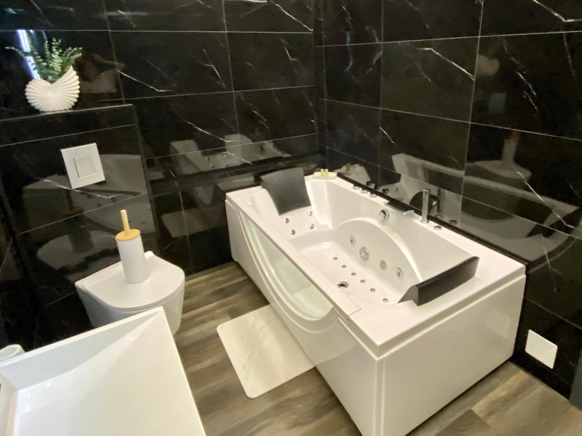 Bed and Breakfast Domaine Valenquercy Cazillac Esterno foto